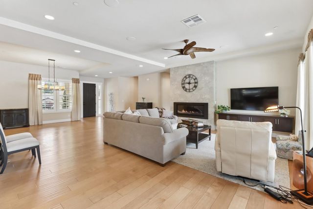 3545 Serramont Ct, Carmichael, CA 95608