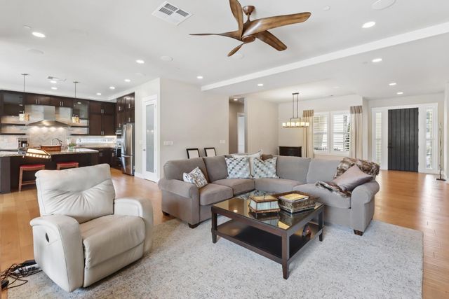3545 Serramont Ct, Carmichael, CA 95608