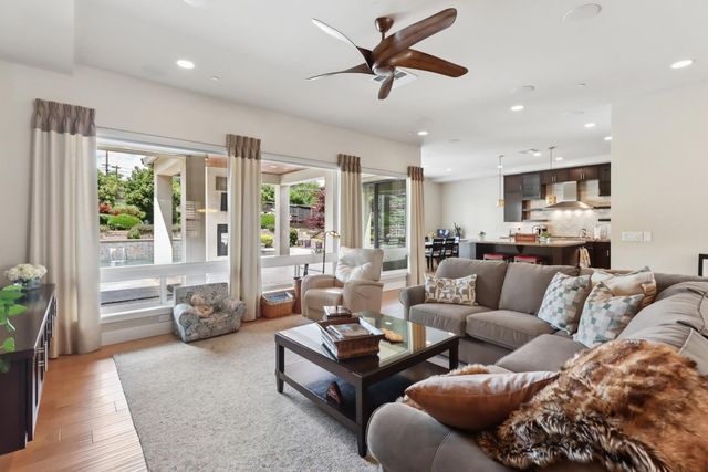 3545 Serramont Ct, Carmichael, CA 95608
