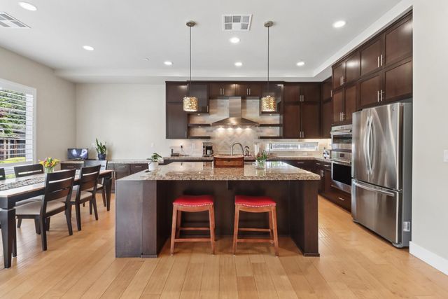 3545 Serramont Ct, Carmichael, CA 95608