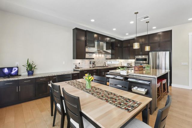 3545 Serramont Ct, Carmichael, CA 95608