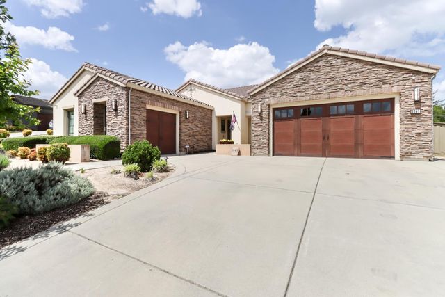 3545 Serramont Ct, Carmichael, CA 95608