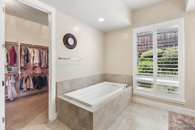3545 Serramont Ct, Carmichael, CA 95608