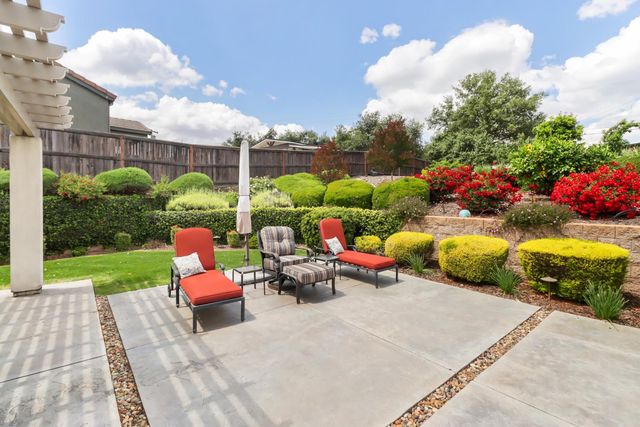 3545 Serramont Ct, Carmichael, CA 95608