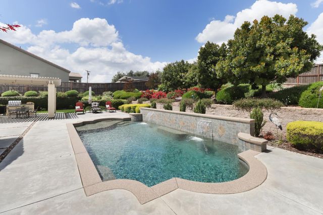 3545 Serramont Ct, Carmichael, CA 95608
