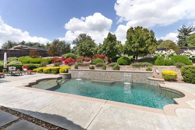 3545 Serramont Ct, Carmichael, CA 95608