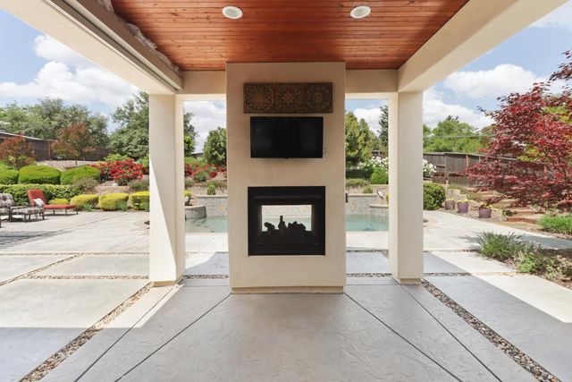 3545 Serramont Ct, Carmichael, CA 95608
