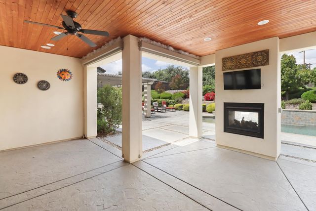 3545 Serramont Ct, Carmichael, CA 95608