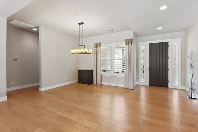 3545 Serramont Ct, Carmichael, CA 95608