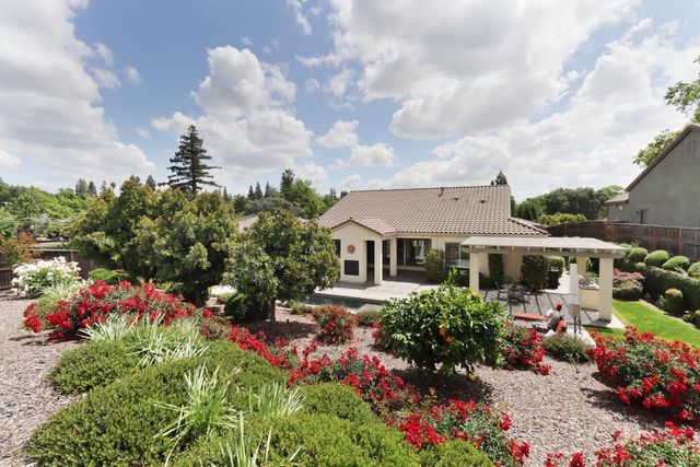 3545 Serramont Ct, Carmichael, CA 95608