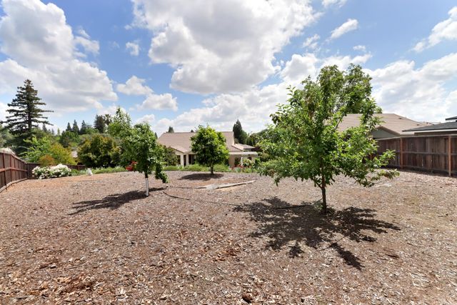 3545 Serramont Ct, Carmichael, CA 95608