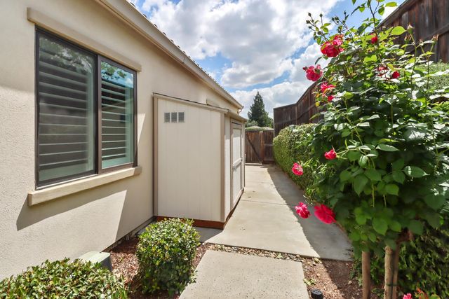 3545 Serramont Ct, Carmichael, CA 95608