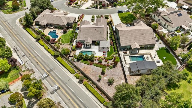 3545 Serramont Ct, Carmichael, CA 95608