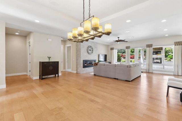3545 Serramont Ct, Carmichael, CA 95608
