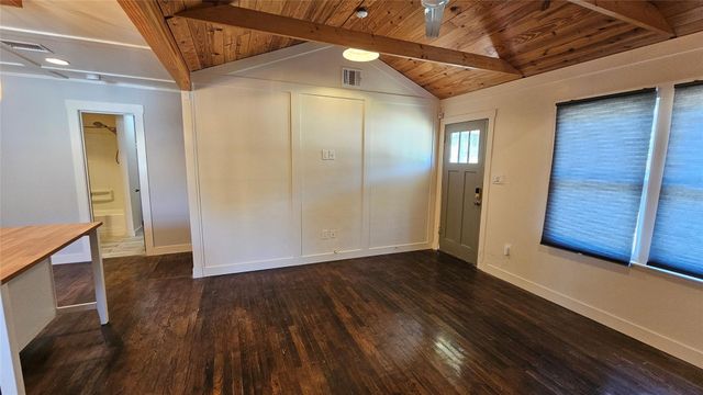 1614 N Lynn ST, Taylor, TX 76574