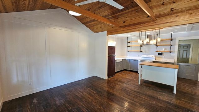 1614 N Lynn ST, Taylor, TX 76574