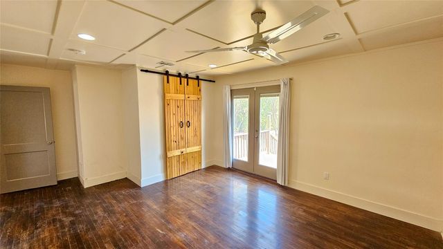 1614 N Lynn ST, Taylor, TX 76574