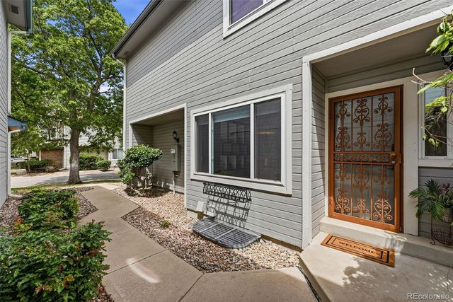 2212 S Nome Court, Aurora, CO 80014