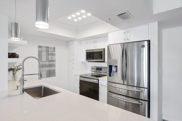 99 SE Mizner Boulevard 609, Boca Raton, FL 33432