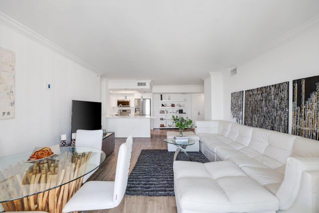 99 SE Mizner Boulevard 609, Boca Raton, FL 33432