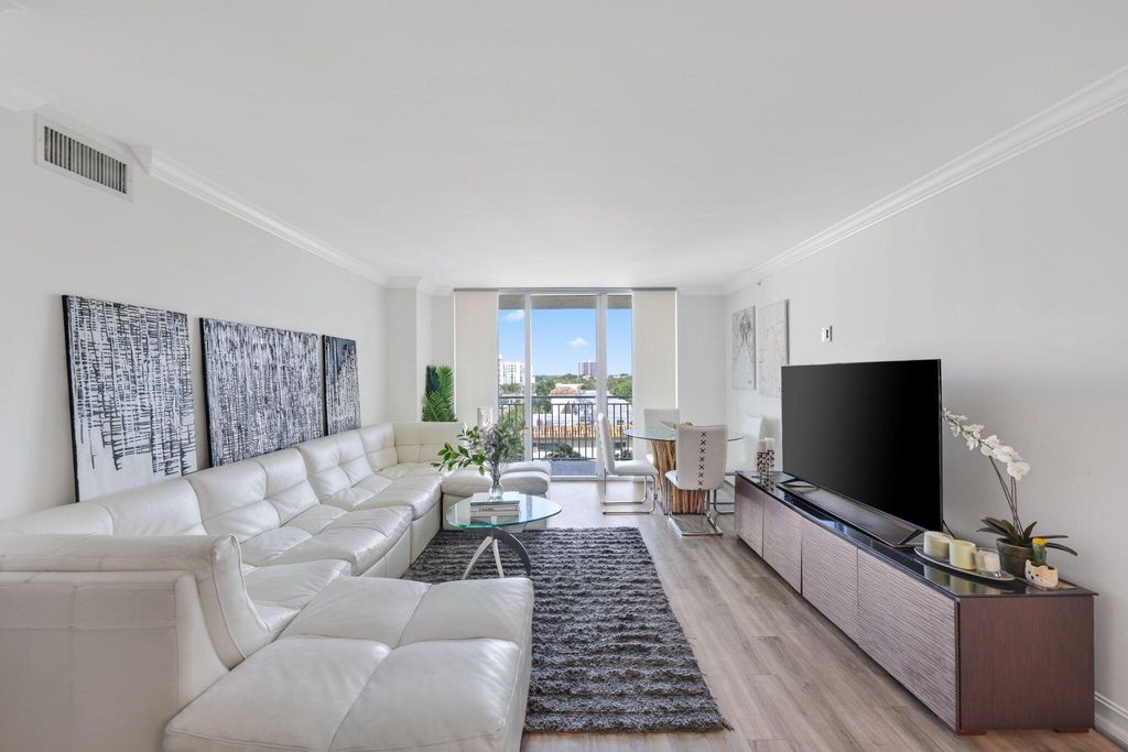 Image 1 of property listing at 99 SE Mizner Boulevard 609, Boca Raton, FL 33432