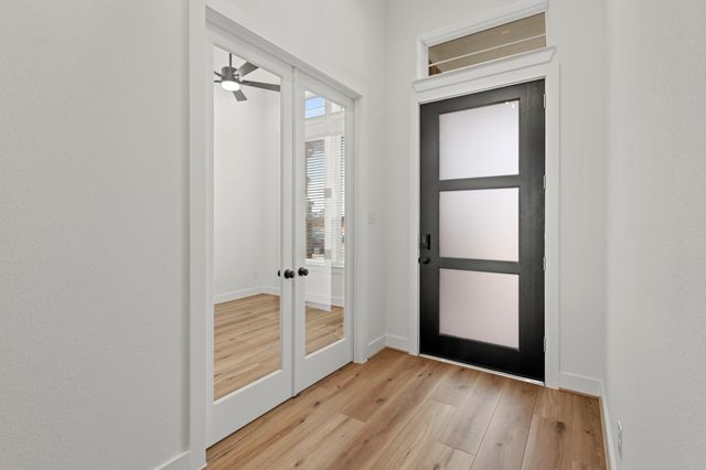 213 Sandhill Grove Trail, Waller, TX 77447