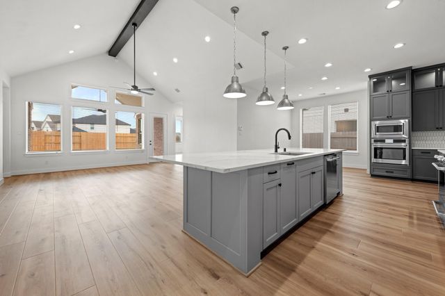 213 Sandhill Grove Trail, Waller, TX 77447