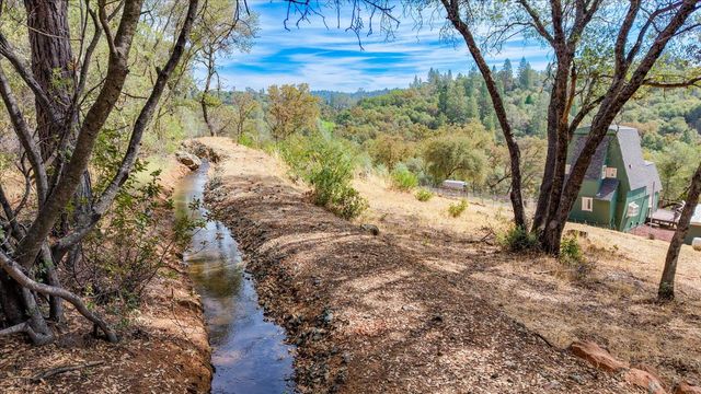 19554 Richmar Ln, Grass Valley, CA 95949