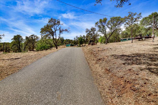19554 Richmar Ln, Grass Valley, CA 95949