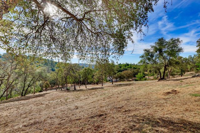 19554 Richmar Ln, Grass Valley, CA 95949