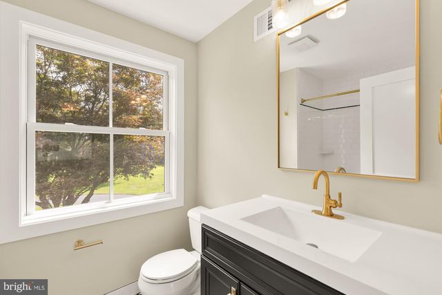 10700 ALLOWAY DR, Potomac, MD 20854