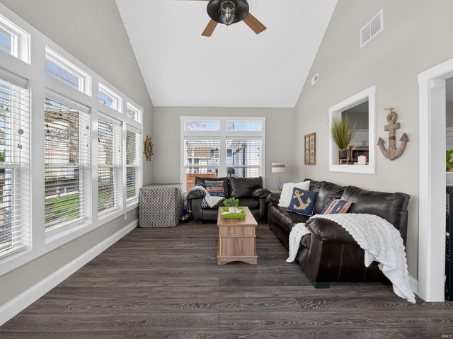 10469 N Moore Street, Syracuse, IN 46567