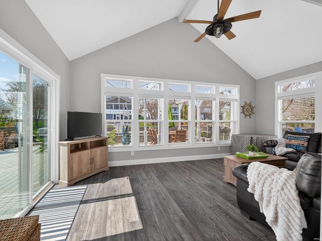 10469 N Moore Street, Syracuse, IN 46567