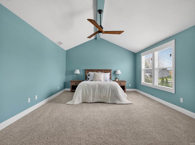 10469 N Moore Street, Syracuse, IN 46567