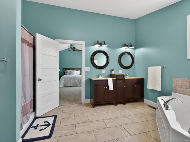 10469 N Moore Street, Syracuse, IN 46567