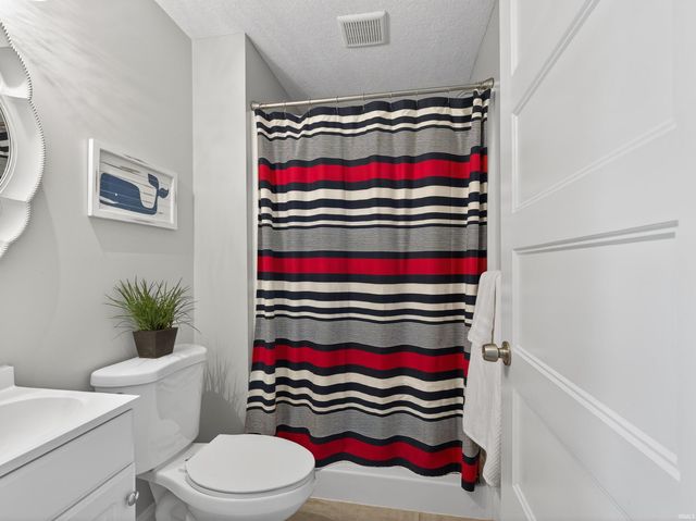 10469 N Moore Street, Syracuse, IN 46567