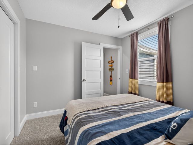 10469 N Moore Street, Syracuse, IN 46567