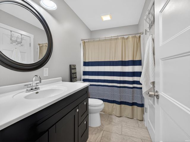 10469 N Moore Street, Syracuse, IN 46567