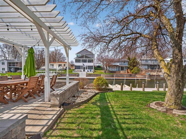 10469 N Moore Street, Syracuse, IN 46567