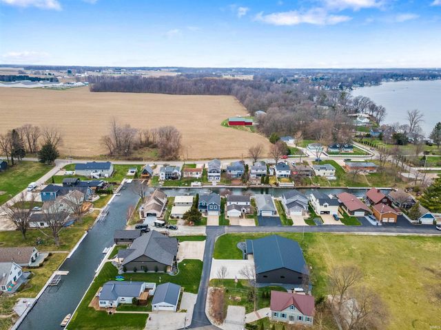 10469 N Moore Street, Syracuse, IN 46567