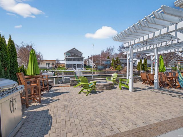 10469 N Moore Street, Syracuse, IN 46567