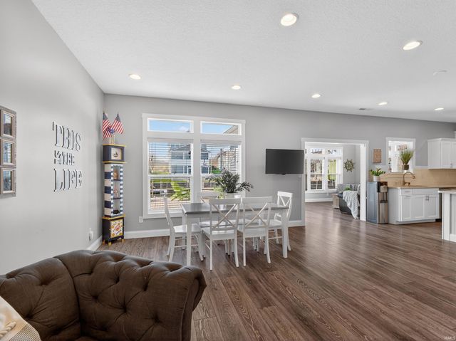 10469 N Moore Street, Syracuse, IN 46567