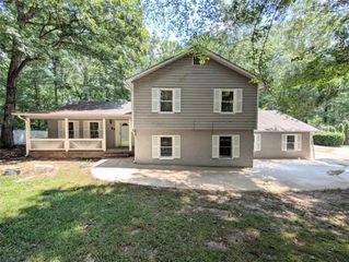 849 Wagon Wheel Circle, Fayetteville, GA 30214