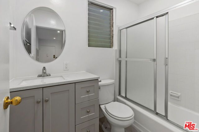 1152 N Poinsettia Place 5, West Hollywood, CA 90046