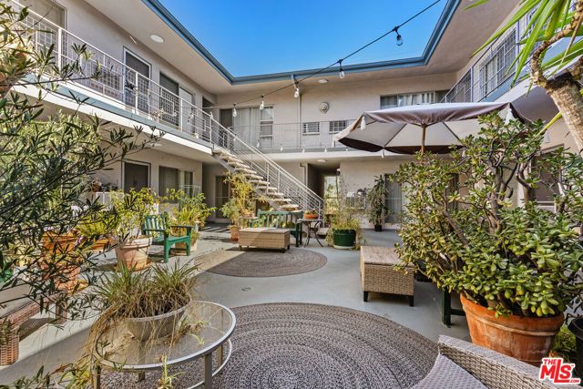 1152 N Poinsettia Place 5, West Hollywood, CA 90046