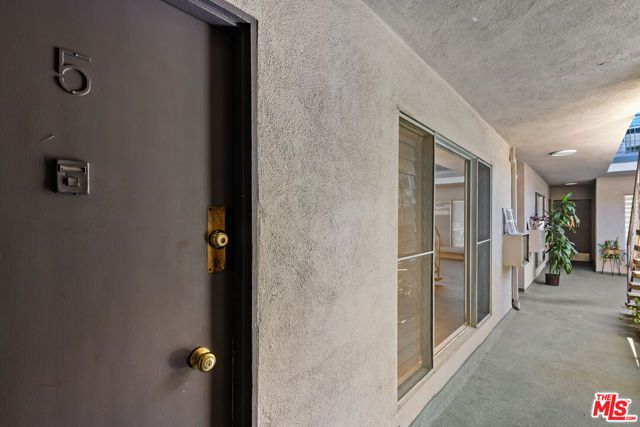 1152 N Poinsettia Place 5, West Hollywood, CA 90046