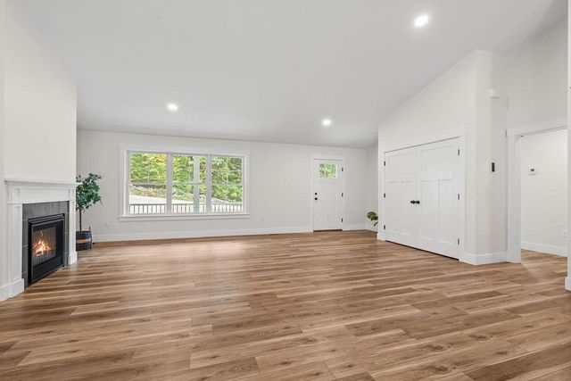 19 Deer Ridge Drive, Barrington, NH 03825
