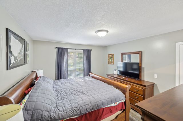 1458 Pleasant Hill Rd, Lynchburg, TN 37352