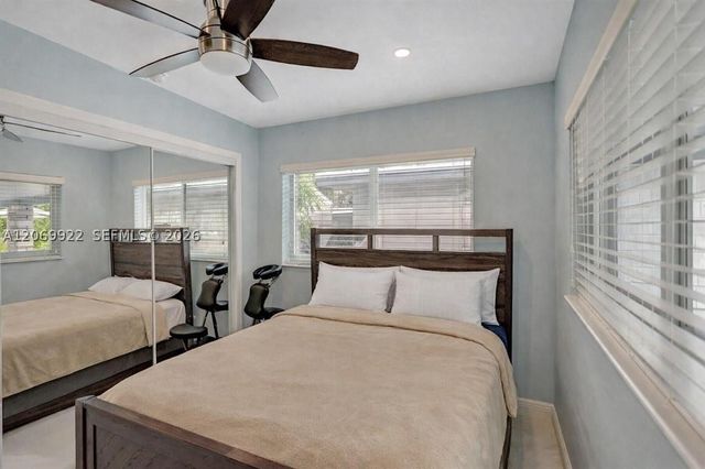 1580 NE 34th St, Oakland Park, FL 33334