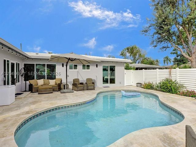1580 NE 34th St, Oakland Park, FL 33334